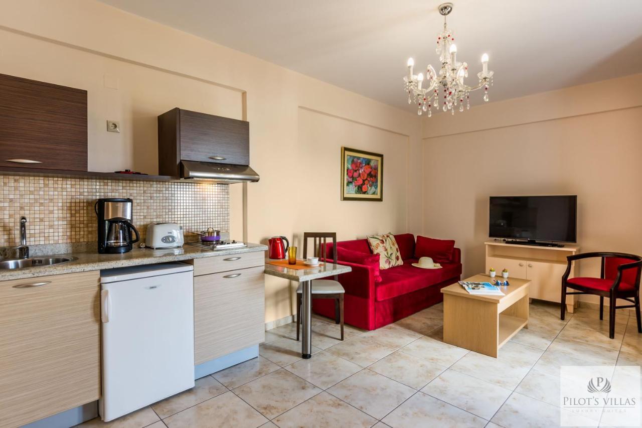 Pilot's Villas Luxury Suites Hersónissos Extérieur photo